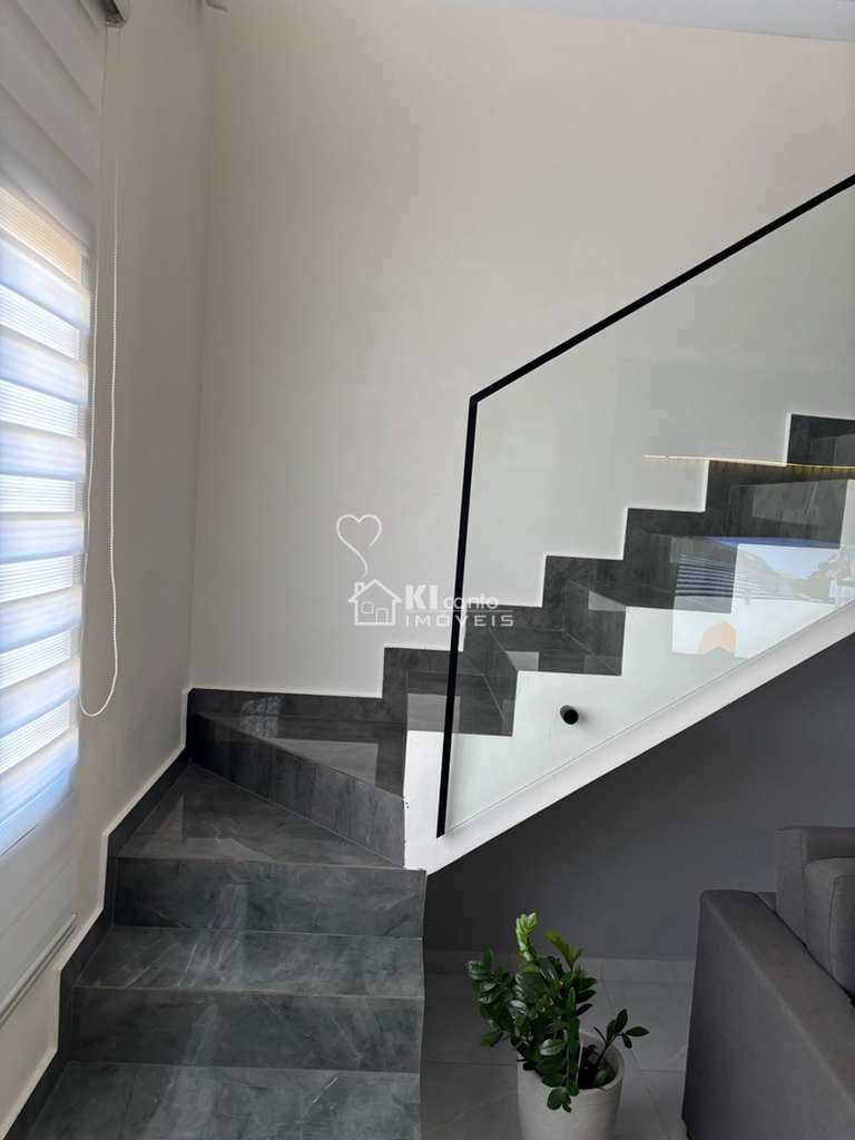 Casa em Atibaia, no bairro Jardim dos Pinheiros