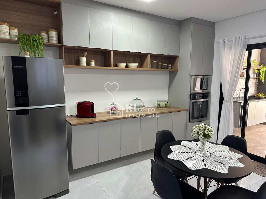 Casa em Atibaia, no bairro Jardim dos Pinheiros