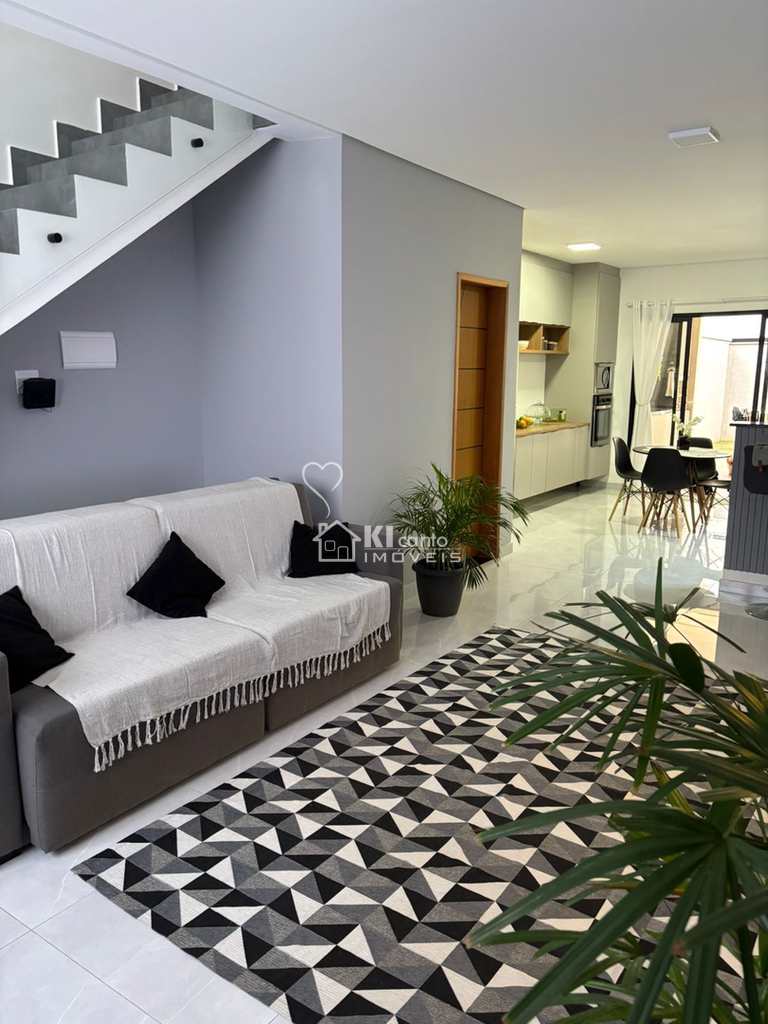Casa em Atibaia, no bairro Jardim dos Pinheiros