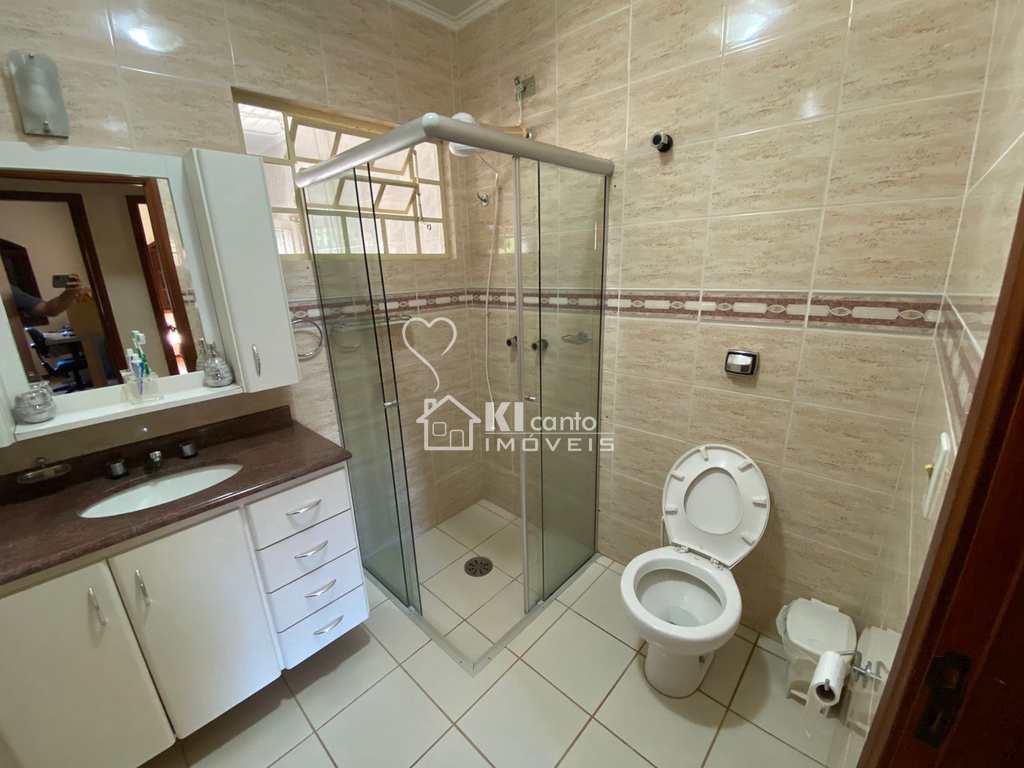 Casa em Atibaia, no bairro Jardim dos Pinheiros