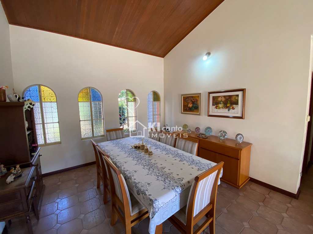 Casa em Atibaia, no bairro Jardim dos Pinheiros
