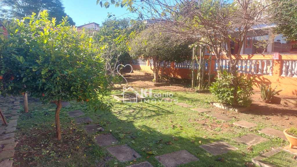 Casa em Atibaia, no bairro Jardim dos Pinheiros