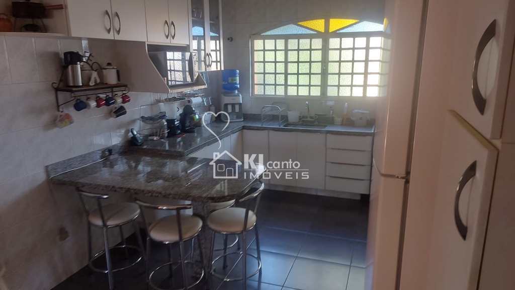 Casa em Atibaia, no bairro Jardim dos Pinheiros