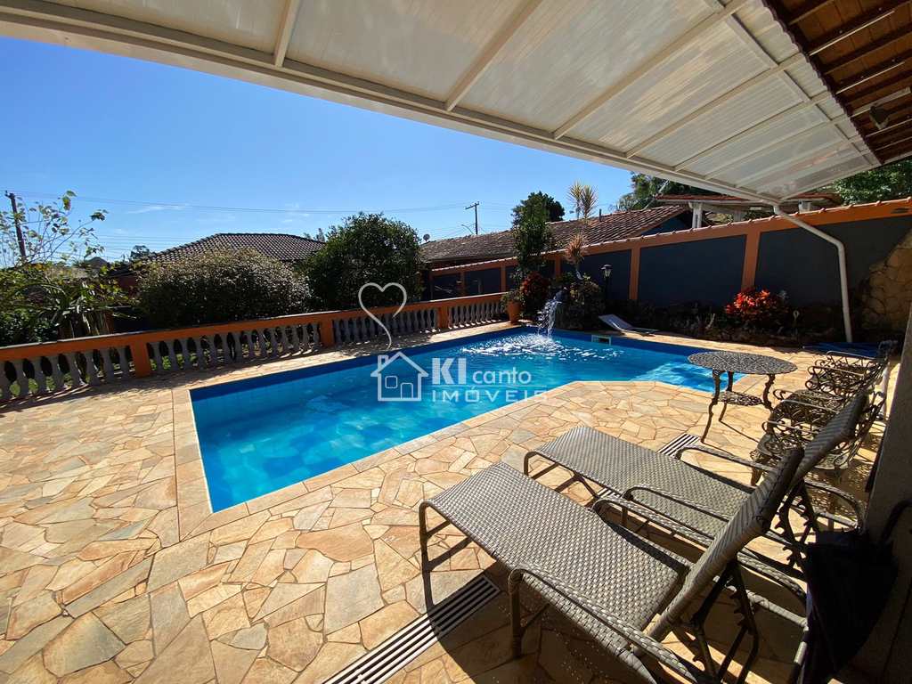 Casa em Atibaia, no bairro Jardim dos Pinheiros