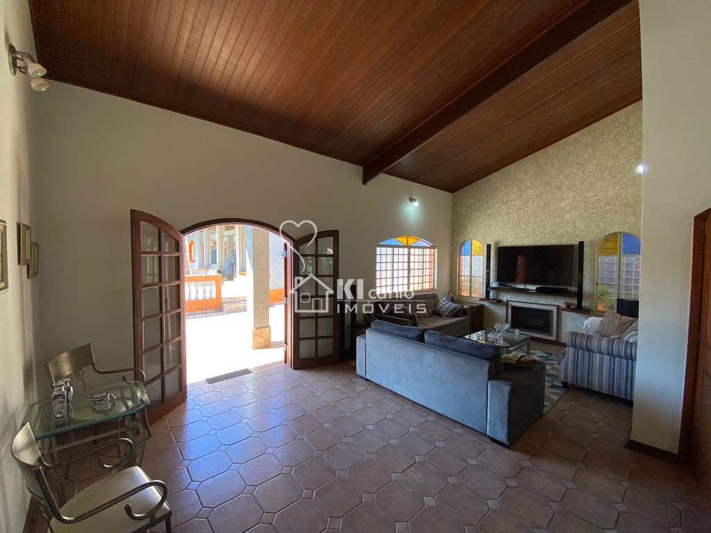 Casa em Atibaia, no bairro Jardim dos Pinheiros