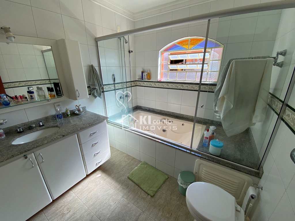Casa em Atibaia, no bairro Jardim dos Pinheiros