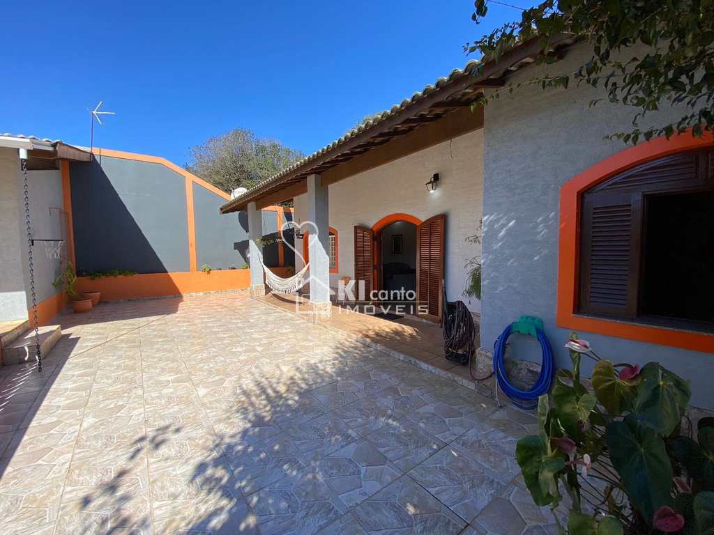 Casa em Atibaia, no bairro Jardim dos Pinheiros