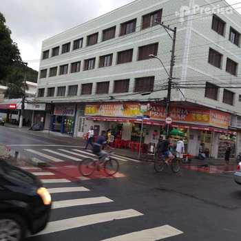 Apartamento em Caraguatatuba, bairro Centro