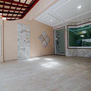 Casa em Praia Grande, bairro Caiçara