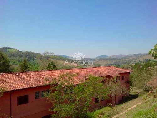 Sítio em Amparo, no bairro Jardim Cachoeira