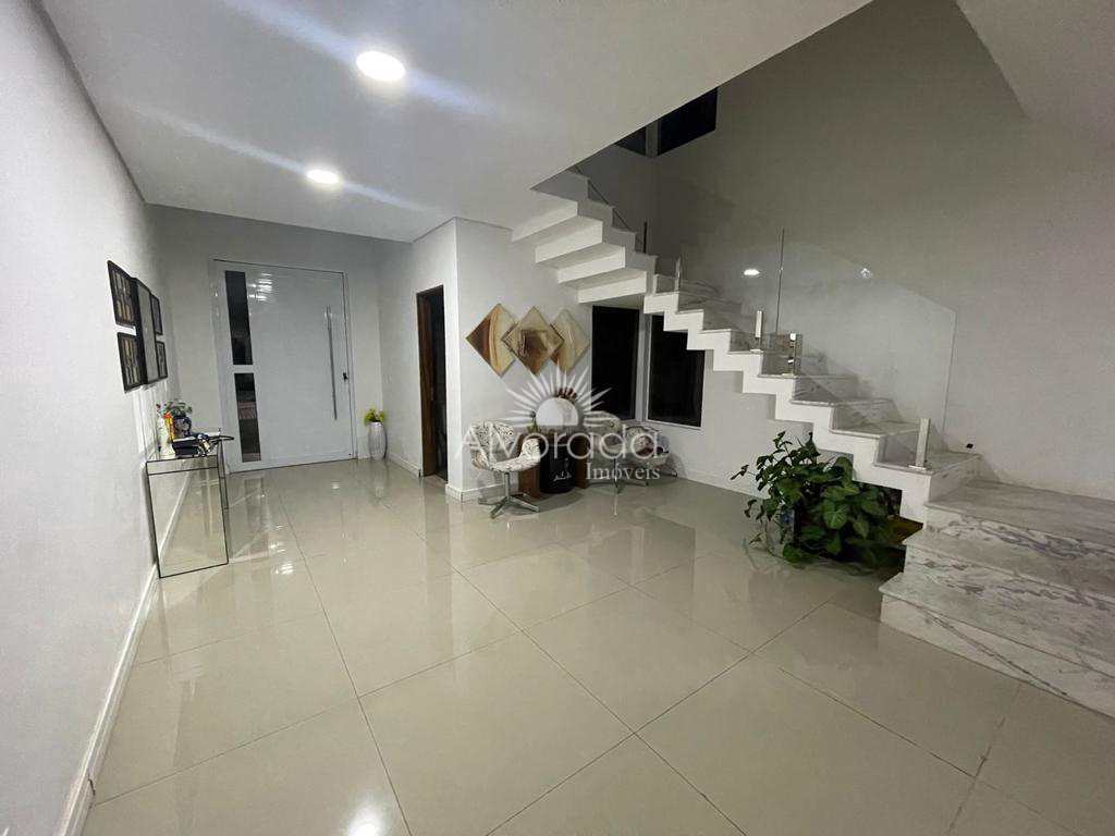 Casa de Condomínio em Santana de Parnaíba, no bairro Alphaville