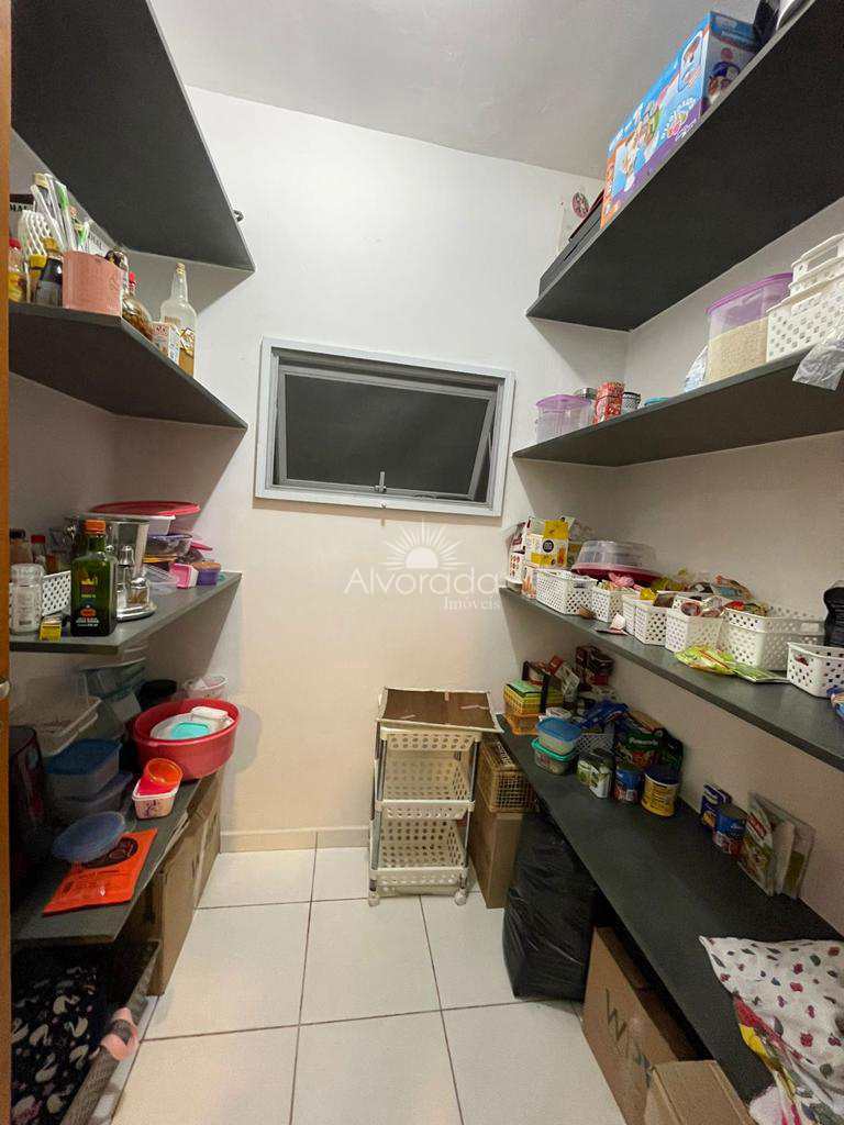 Casa de Condomínio em Santana de Parnaíba, no bairro Alphaville
