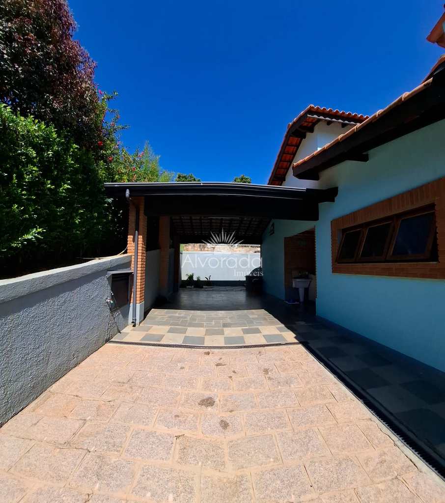 Chácara em Itatiba, no bairro Jardim Leonor