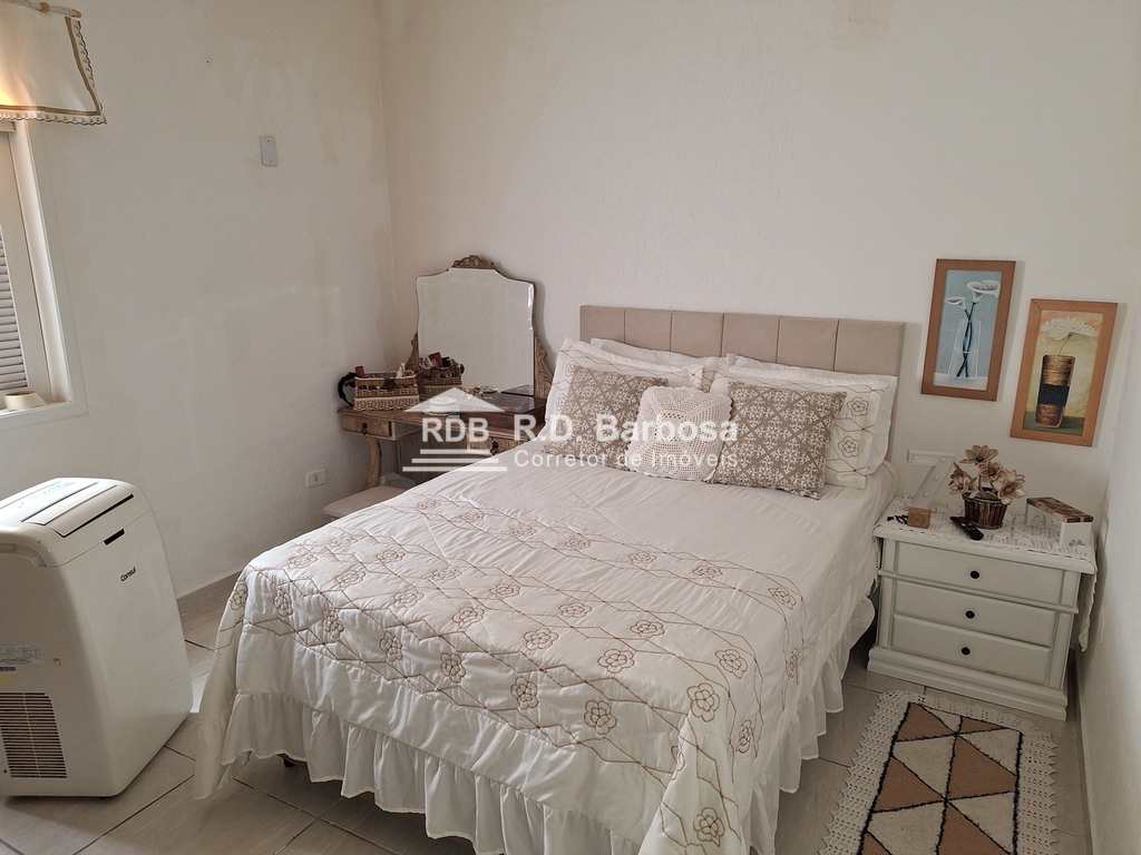 Casa em Praia Grande, no bairro Balneário Maracanã