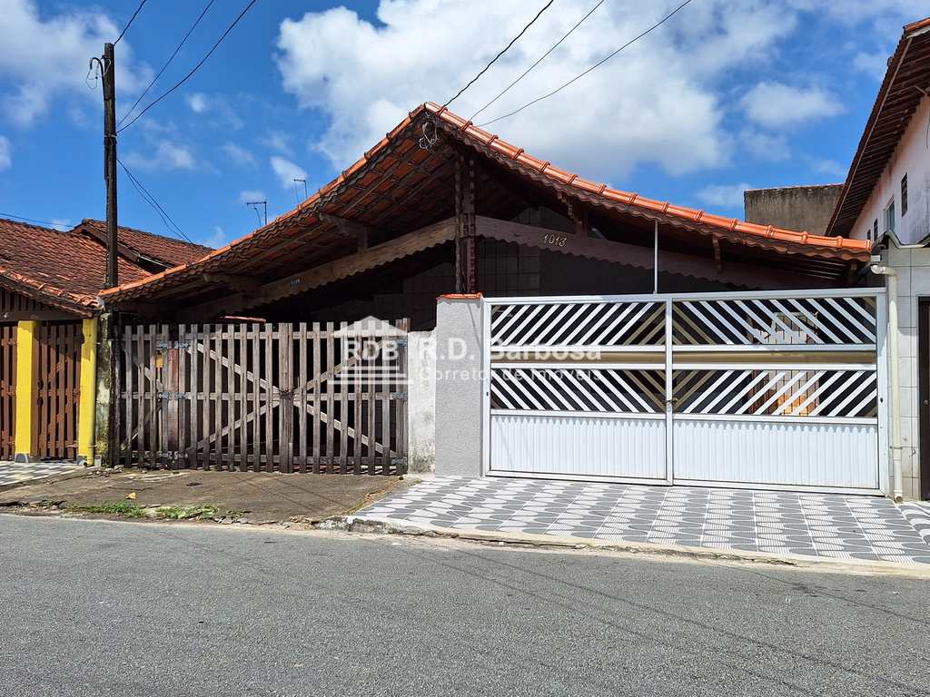 Casa em Praia Grande, no bairro Maracanã