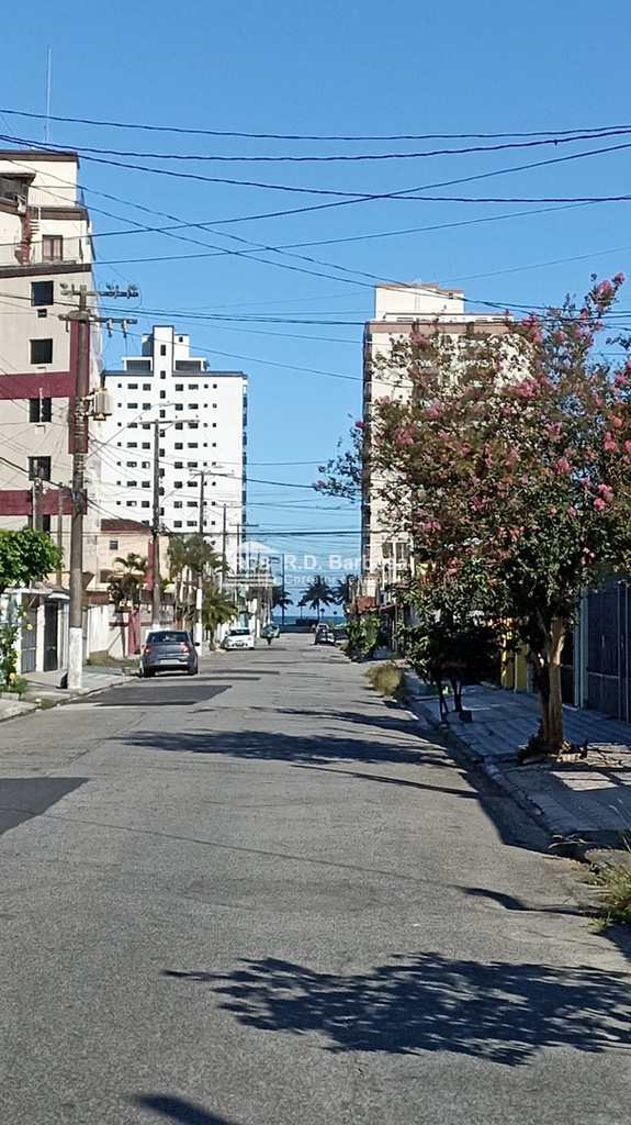 Sobrado em Praia Grande, no bairro Caiçara
