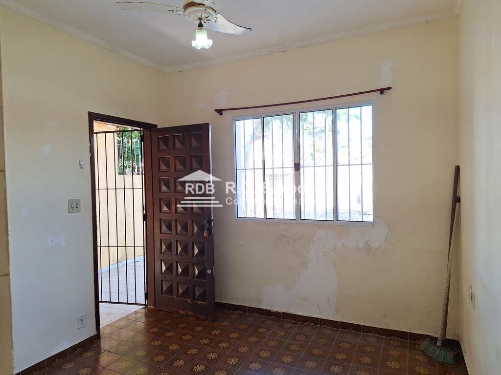 Casa em Praia Grande, no bairro Caiçara