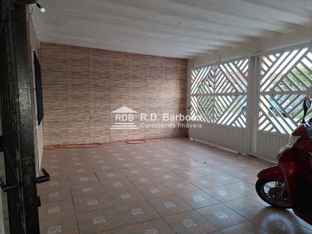 Casa em Praia Grande, no bairro Caiçara