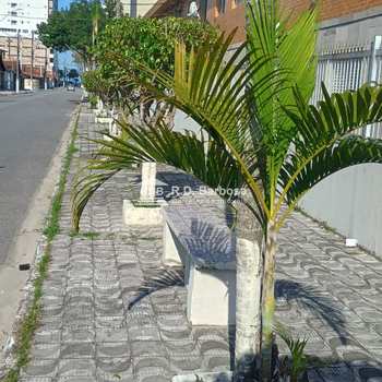 Kitnet em Praia Grande, bairro Caiçara