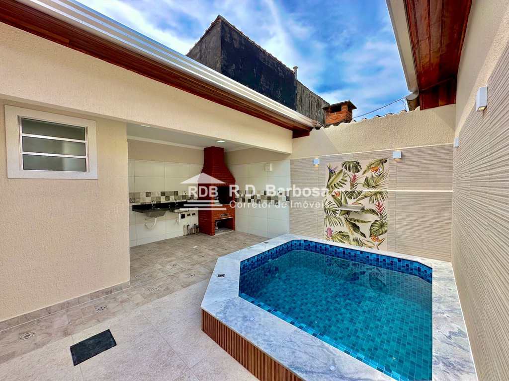 Casa em Praia Grande, no bairro Caiçara