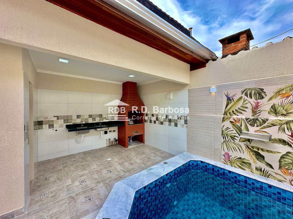 Casa em Praia Grande, no bairro Caiçara