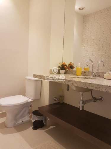 Apartamento, código 62753563 em Santos, bairro Marapé