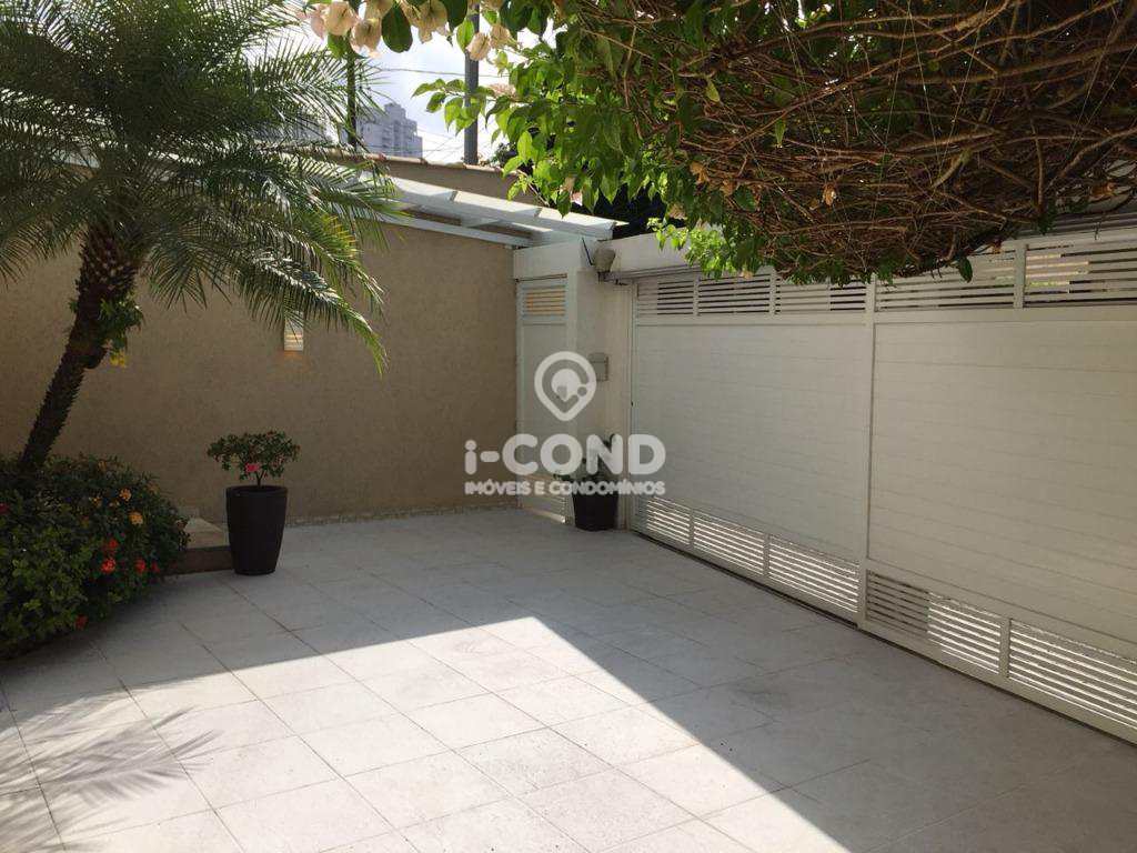 Sobrado em Santos, no bairro Marapé