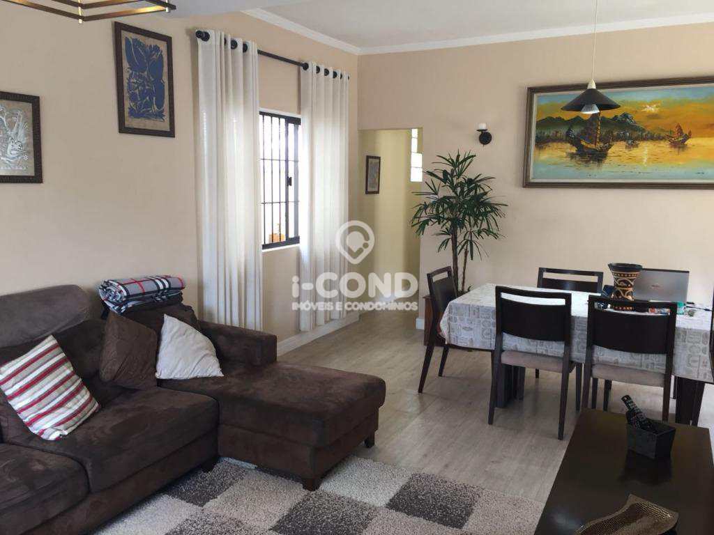 Sobrado em Santos, no bairro Marapé