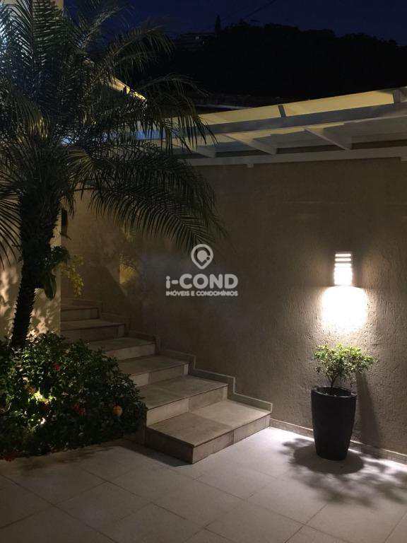 Sobrado em Santos, no bairro Marapé