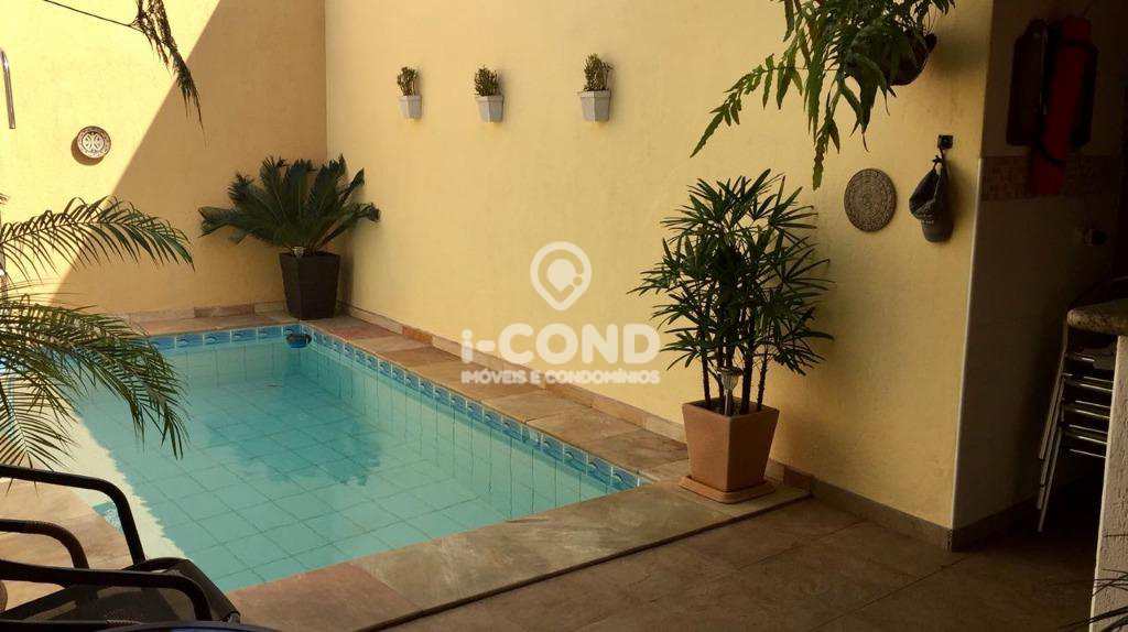 Sobrado em Santos, no bairro Marapé