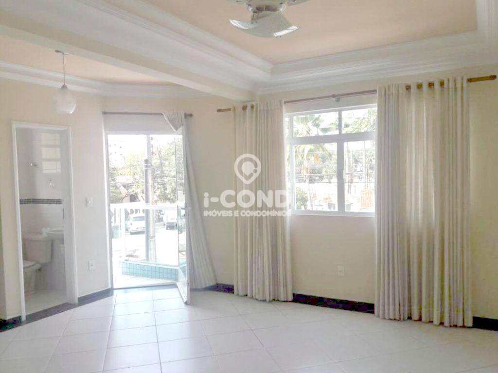 Casa em Santos, no bairro Macuco