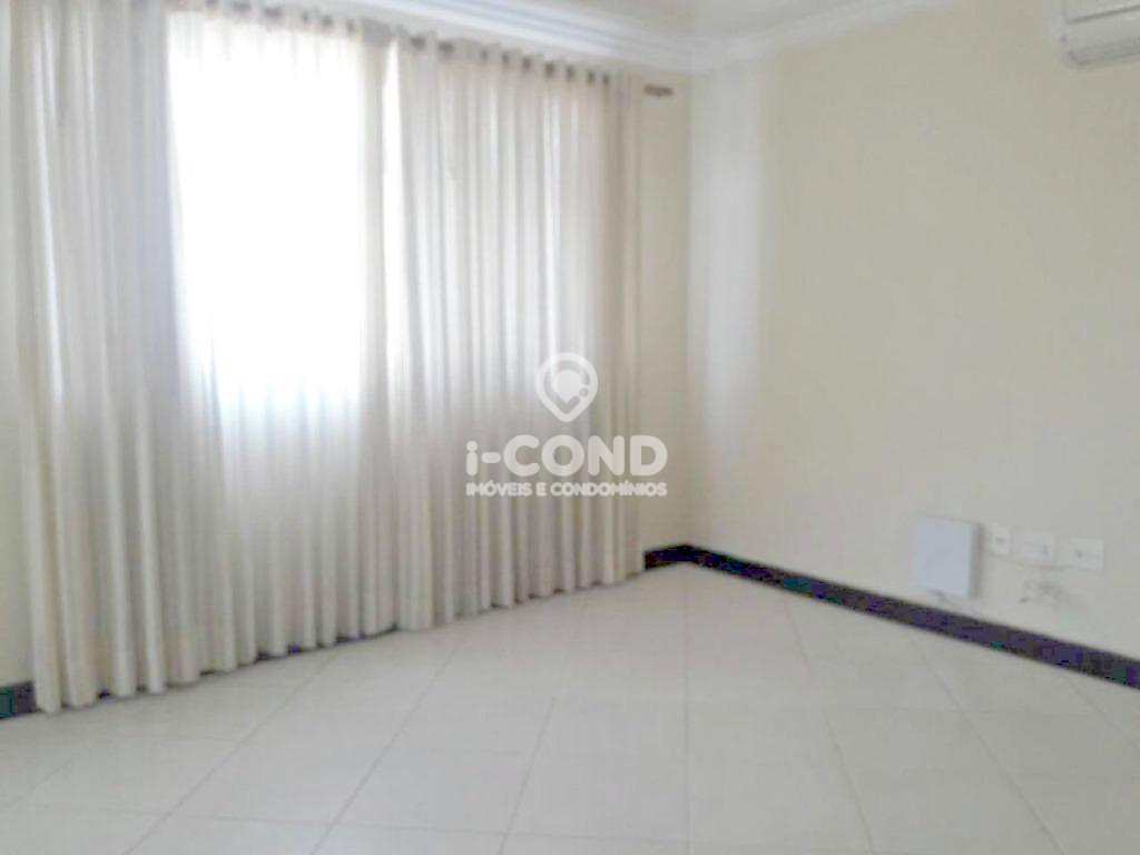Casa em Santos, no bairro Macuco