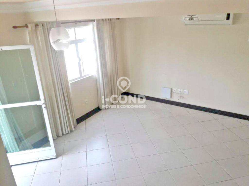 Casa em Santos, no bairro Macuco