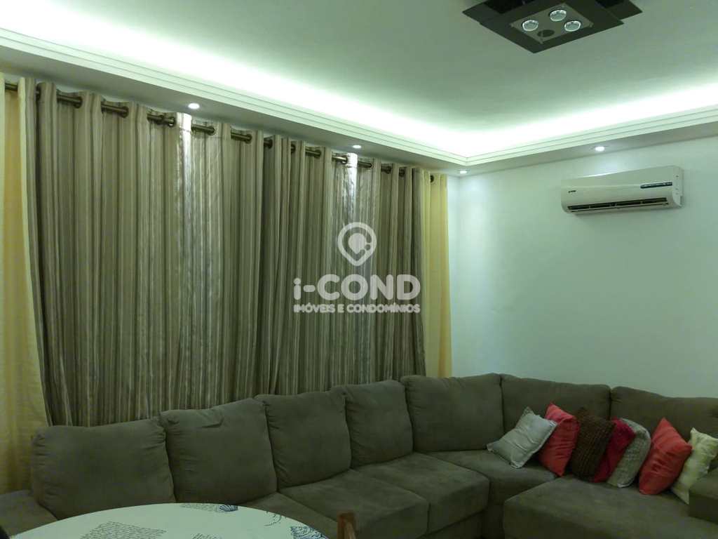 Apartamento em São Vicente, no bairro Itararé
