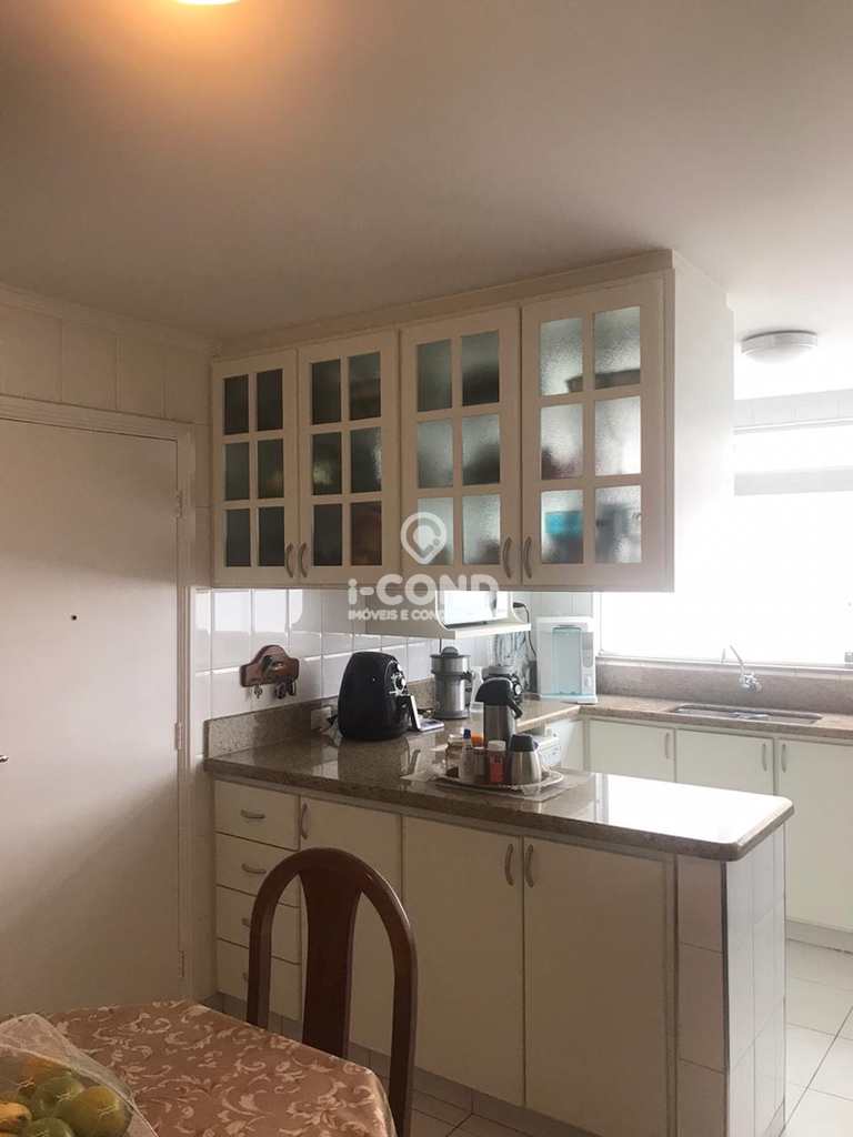 Apartamento em Santos, no bairro Gonzaga