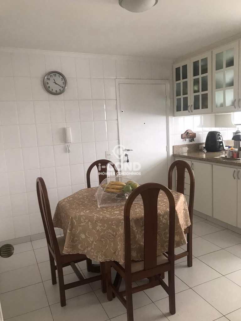 Apartamento em Santos, no bairro Gonzaga