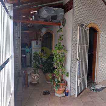 Casa em Praia Grande, bairro Caiçara