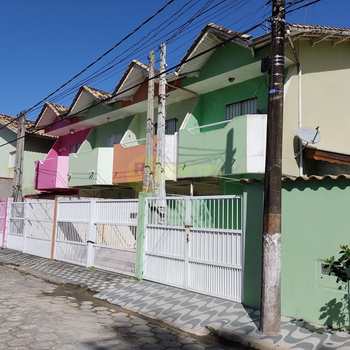 Sobrado em Mongaguá, bairro Itaguaí