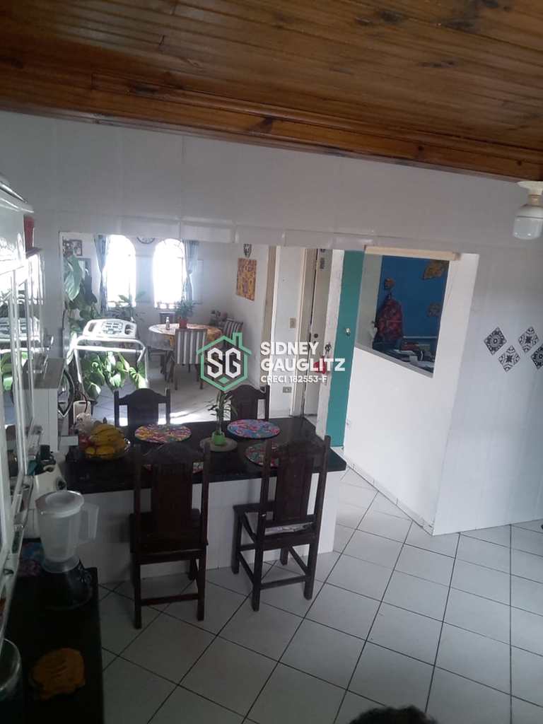 Casa em Cananéia, no bairro Vila Cabana