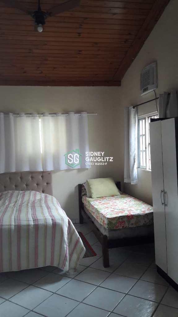 Casa em Cananéia, no bairro Vila Cabana