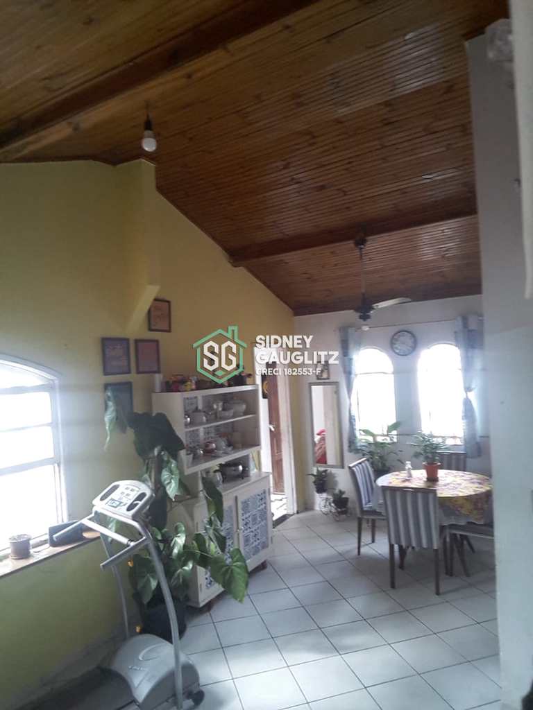 Casa em Cananéia, no bairro Vila Cabana