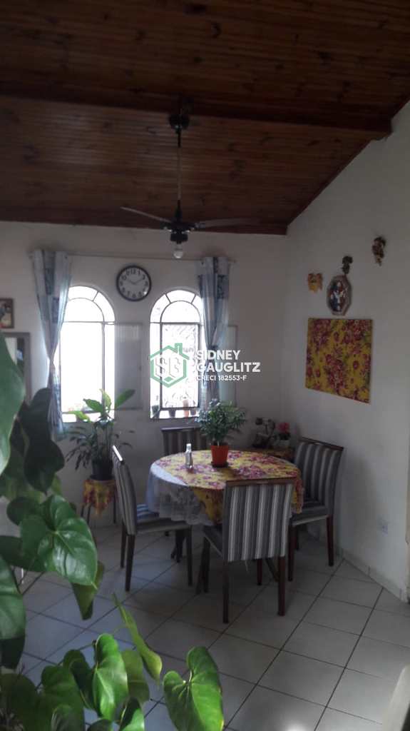 Casa em Cananéia, no bairro Vila Cabana