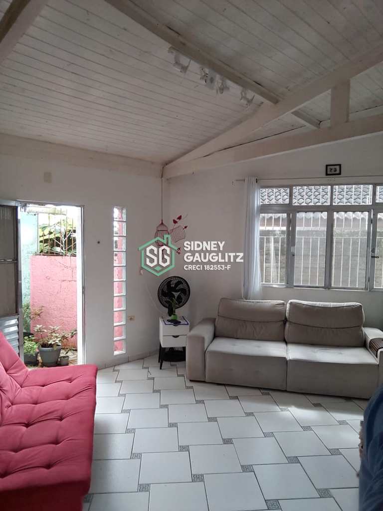Casa em Cananéia, no bairro Vila Cabana