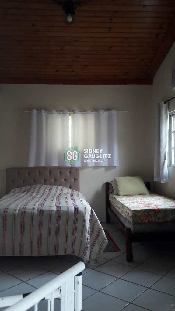 Casa em Cananéia, no bairro Vila Cabana