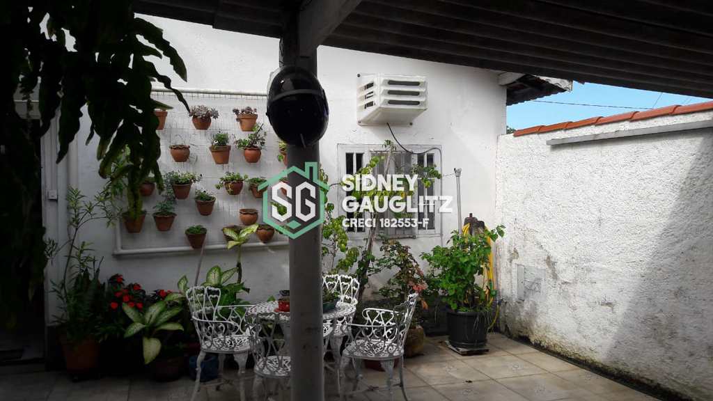 Casa em Cananéia, no bairro Vila Cabana