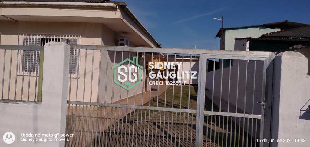 Casa em Cananéia, no bairro Carijó