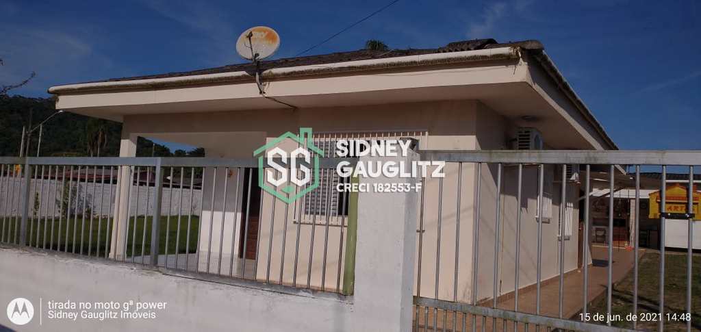 Casa em Cananéia, no bairro Carijó