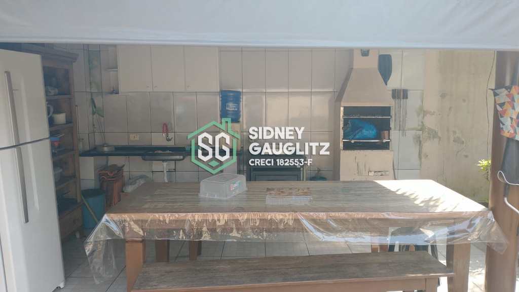 Casa em Cananéia, no bairro Vila Cabana