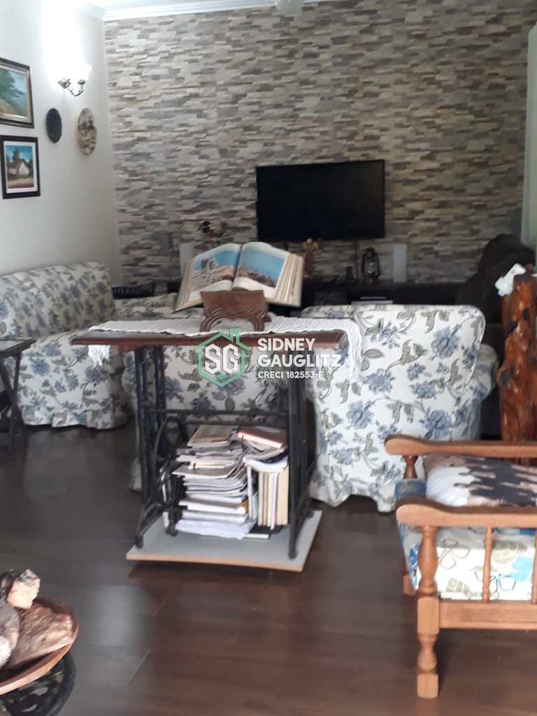 Casa em Cananéia, no bairro Retiro Caravelas