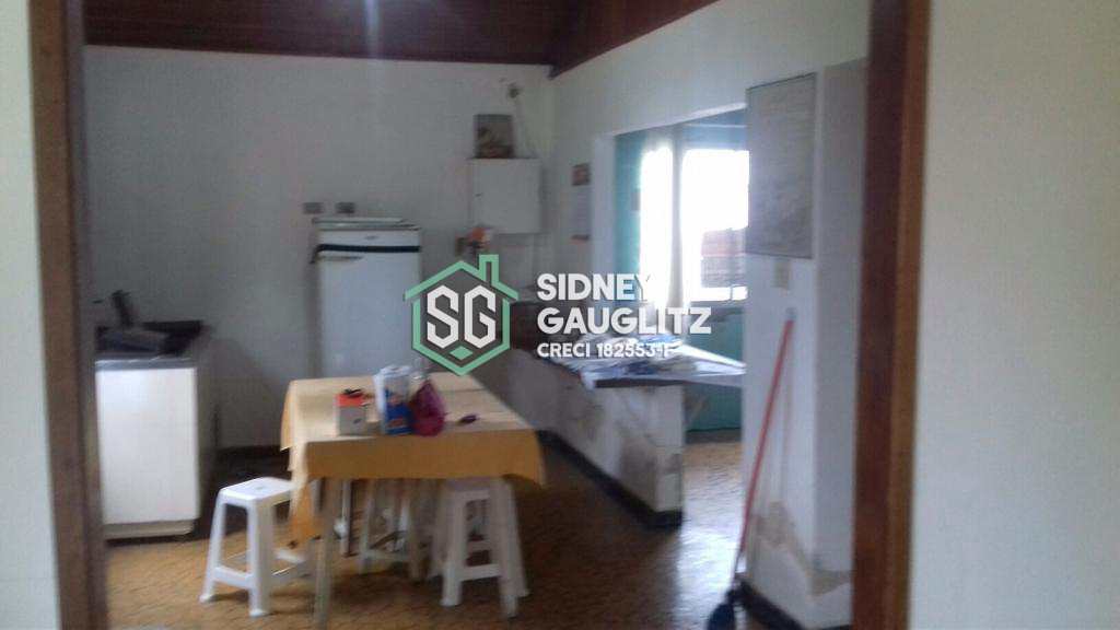 Casa em Cananéia, no bairro Porto Cubatão